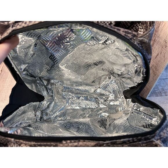 Nicole Miller Insulated Lunch Bag Cooler Tote Gray Silver Snakeskin 10" x 6" x 9 - Picture 6 of 12